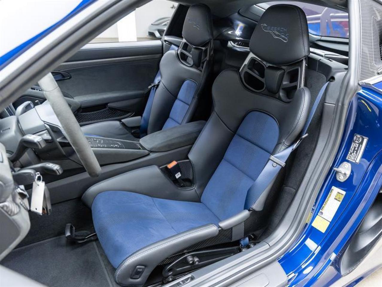 2025 Porsche 718 Cayman  Photo