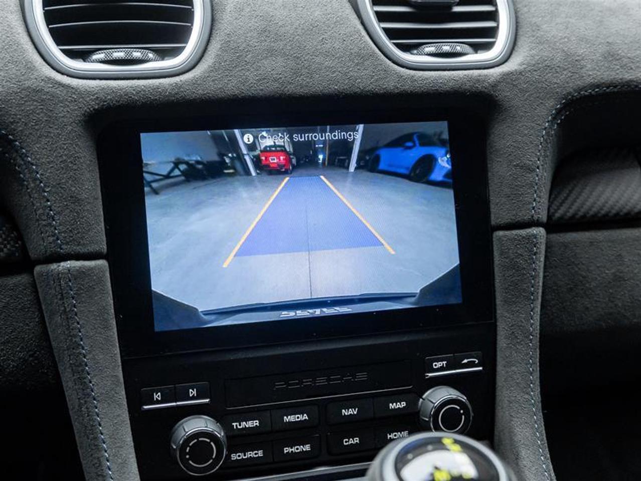 2025 Porsche 718 Cayman  Photo