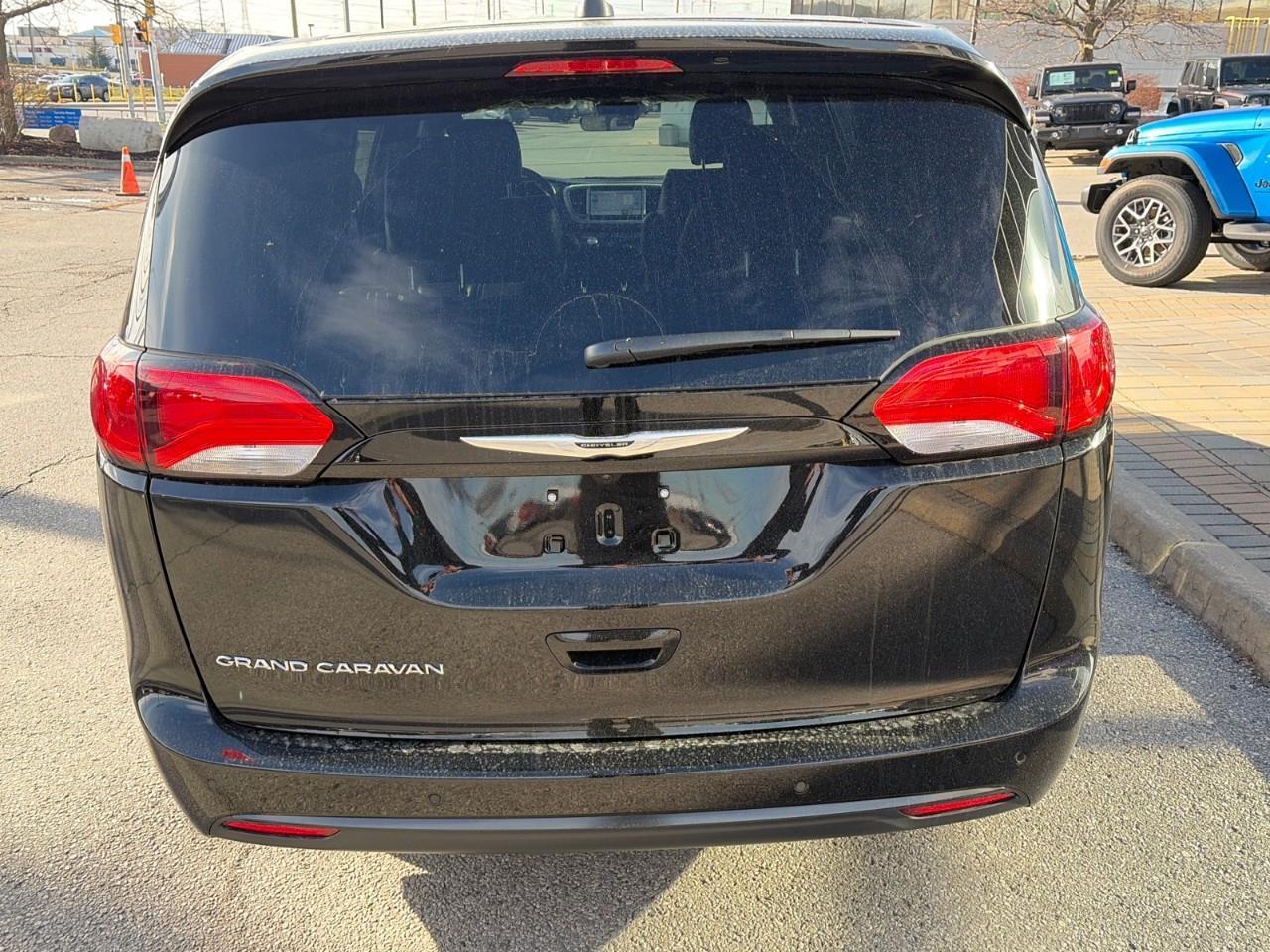 2026 Chrysler Grand Caravan SXT Front-Wheel Drive Passenger Van Photo3