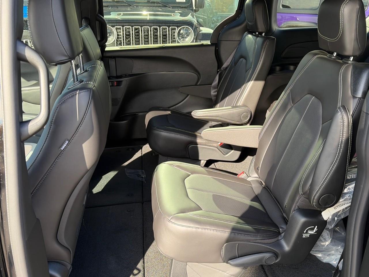 2026 Chrysler Grand Caravan SXT Front-Wheel Drive Passenger Van Photo