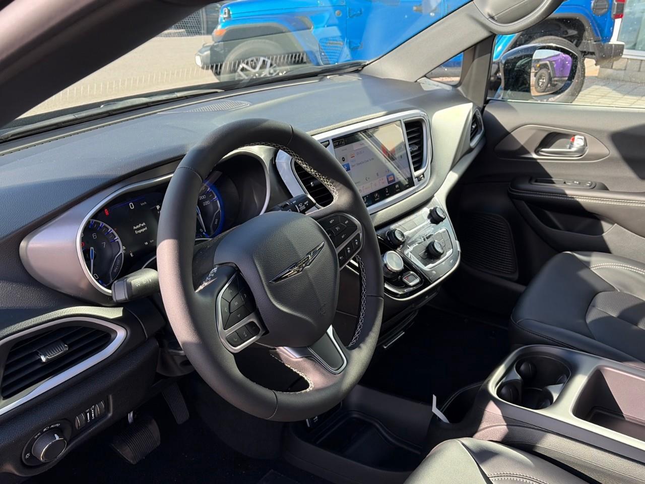 2026 Chrysler Grand Caravan SXT Front-Wheel Drive Passenger Van Photo