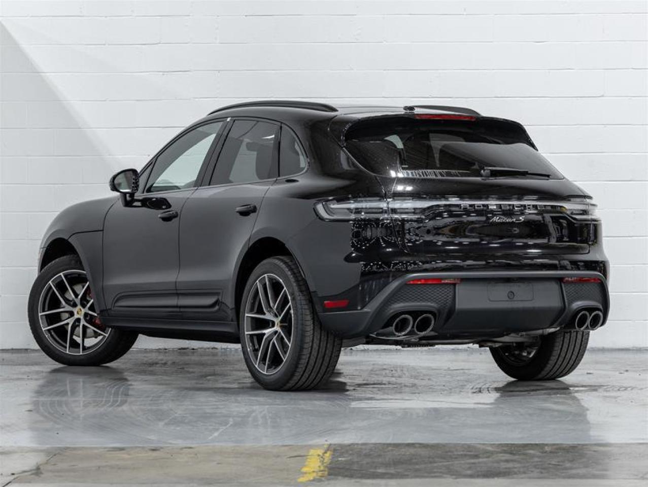 2025 Porsche Macan  Photo2