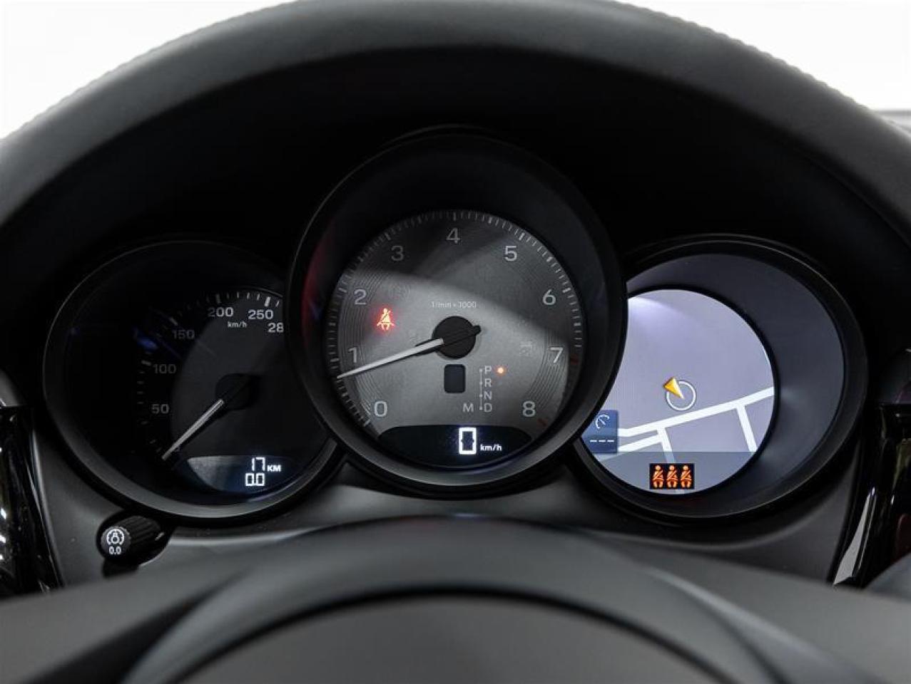 2025 Porsche Macan  Photo