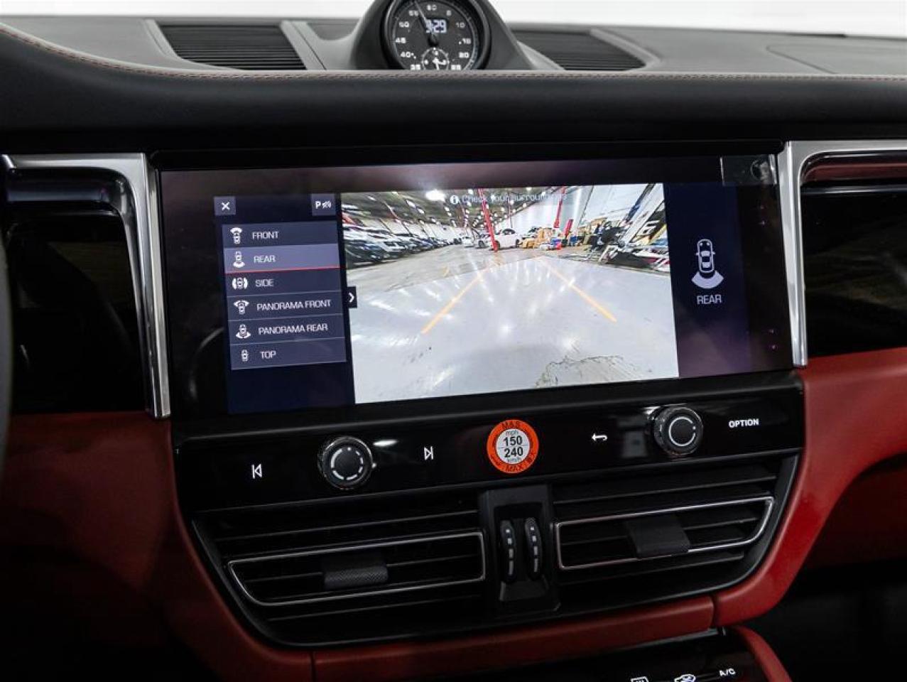 2025 Porsche Macan  Photo