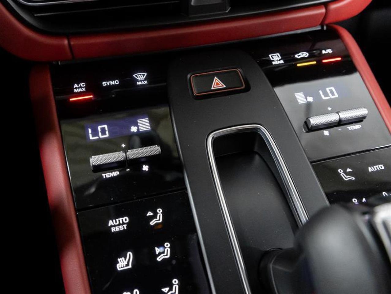 2025 Porsche Macan  Photo