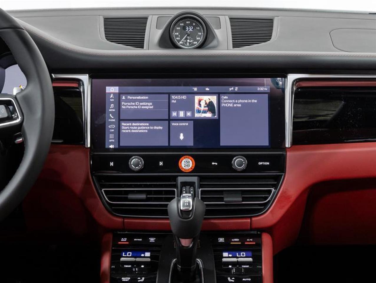 2025 Porsche Macan  Photo