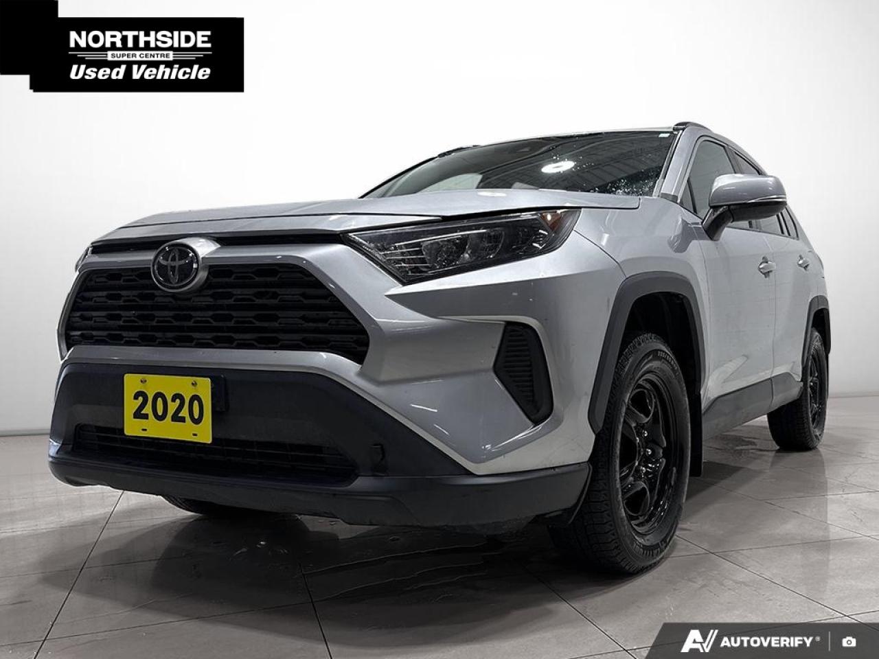 2020 Toyota RAV4 LE 4dr All-wheel Drive Photo0