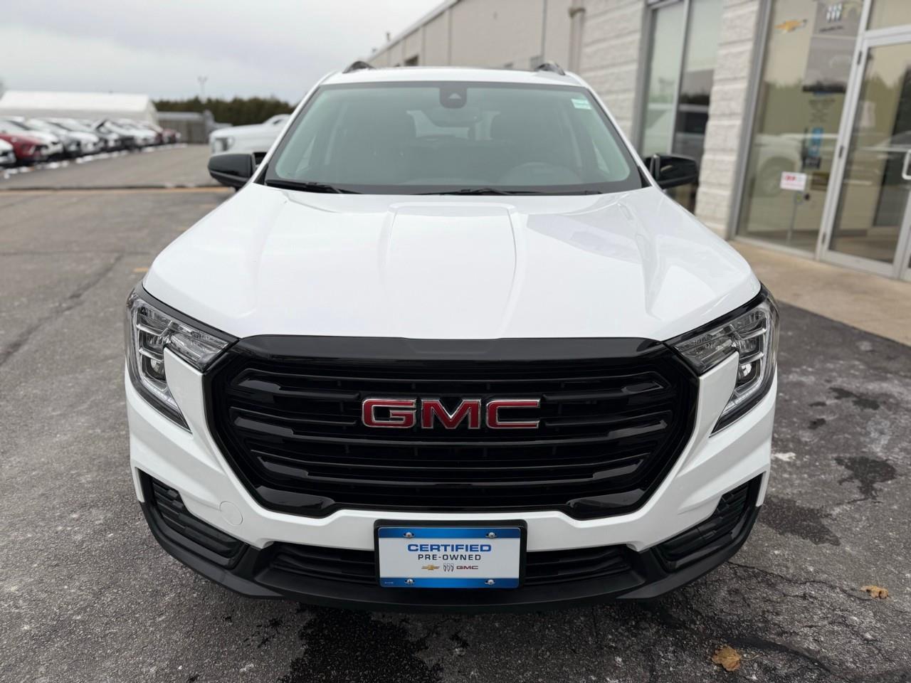 2024 GMC Terrain SLE 4dr All-Wheel Drive Photo3