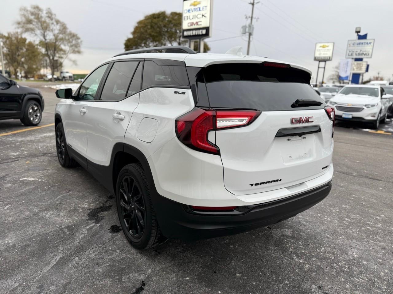 2024 GMC Terrain SLE 4dr All-Wheel Drive Photo