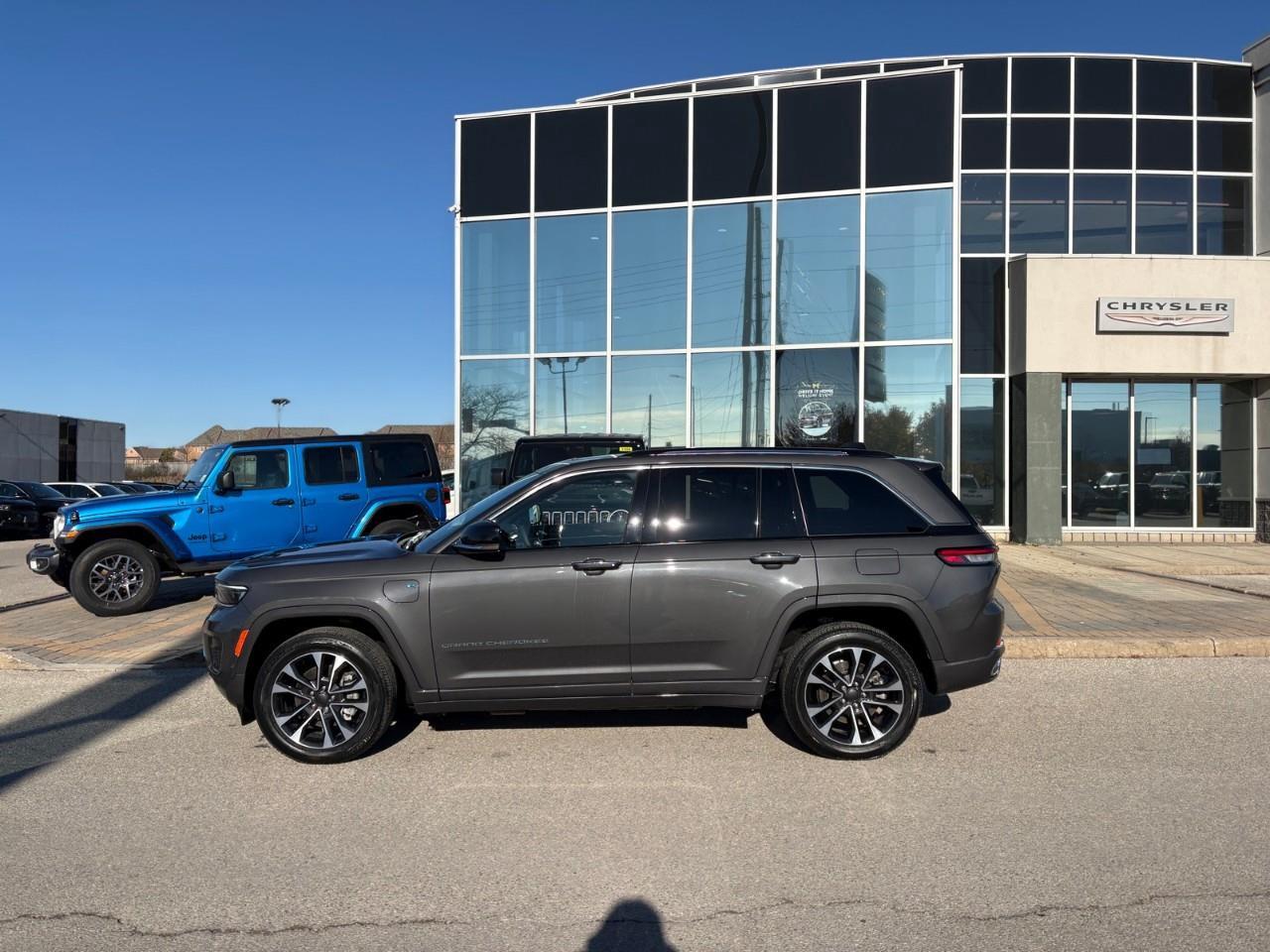 2022 Jeep Grand Cherokee 4xe Overland 4dr 4x4 Photo2