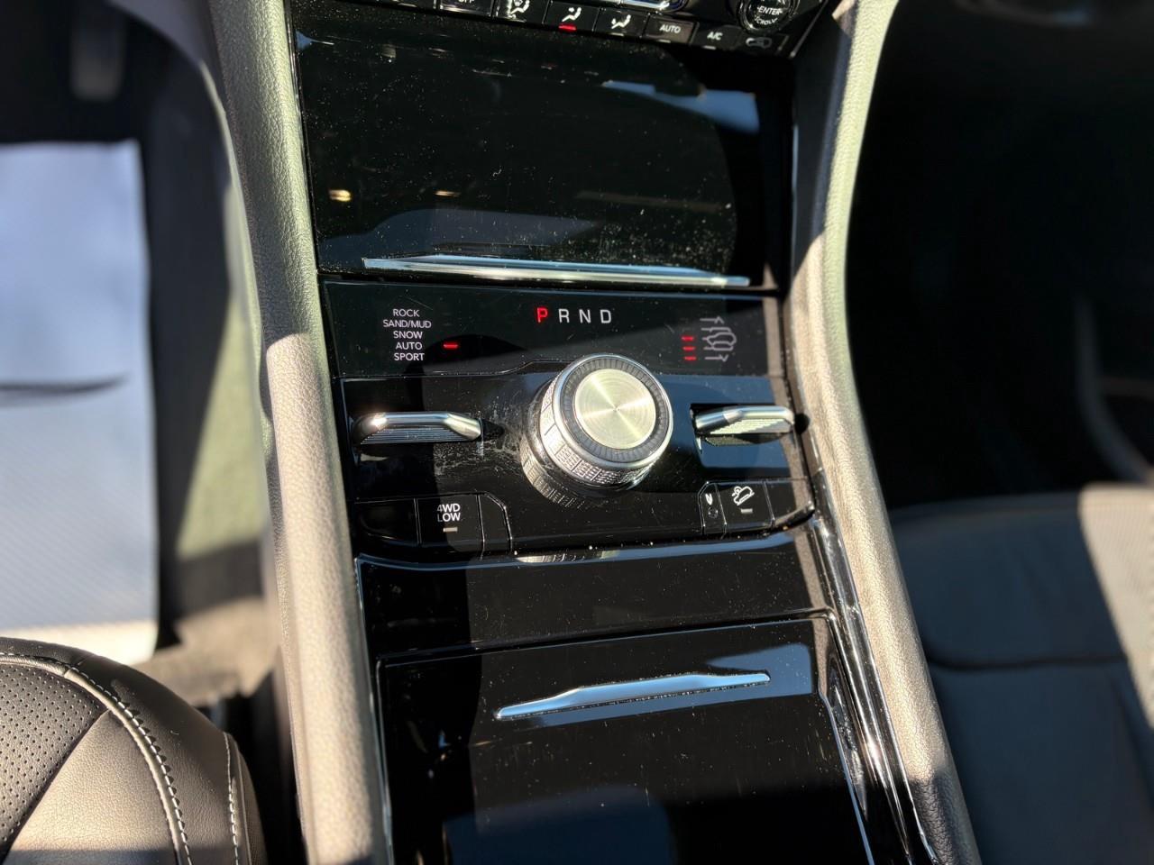 2022 Jeep Grand Cherokee 4xe Overland 4dr 4x4 Photo