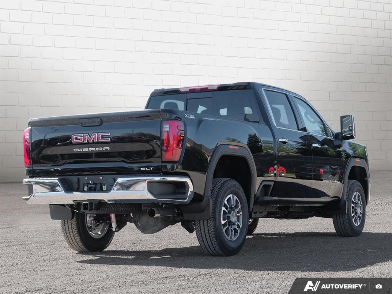 2026 GMC SIERRA 2500HD Crew Cab Standard Box 4-Wheel Drive SLT Photo4