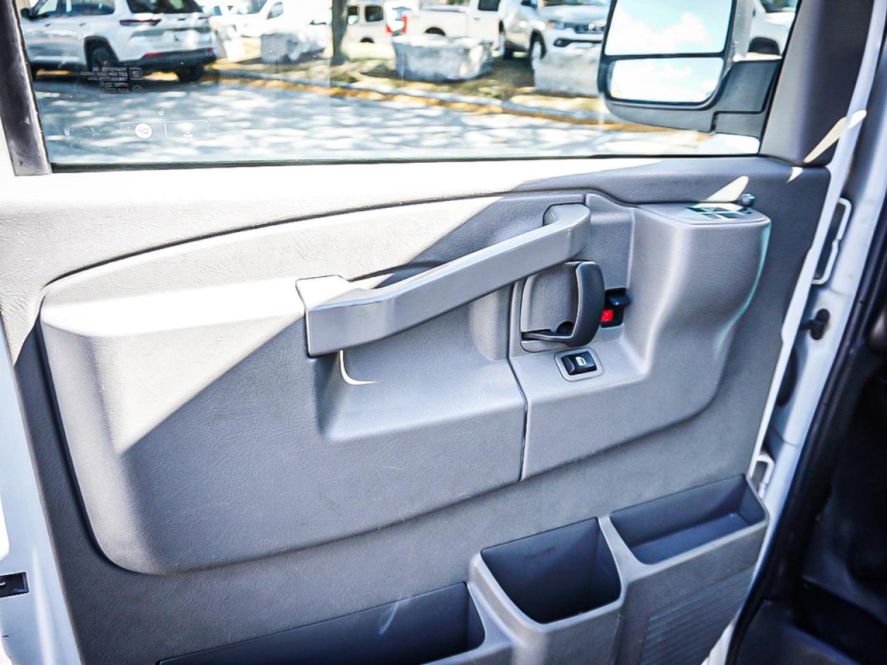 2023 Chevrolet Express  Photo