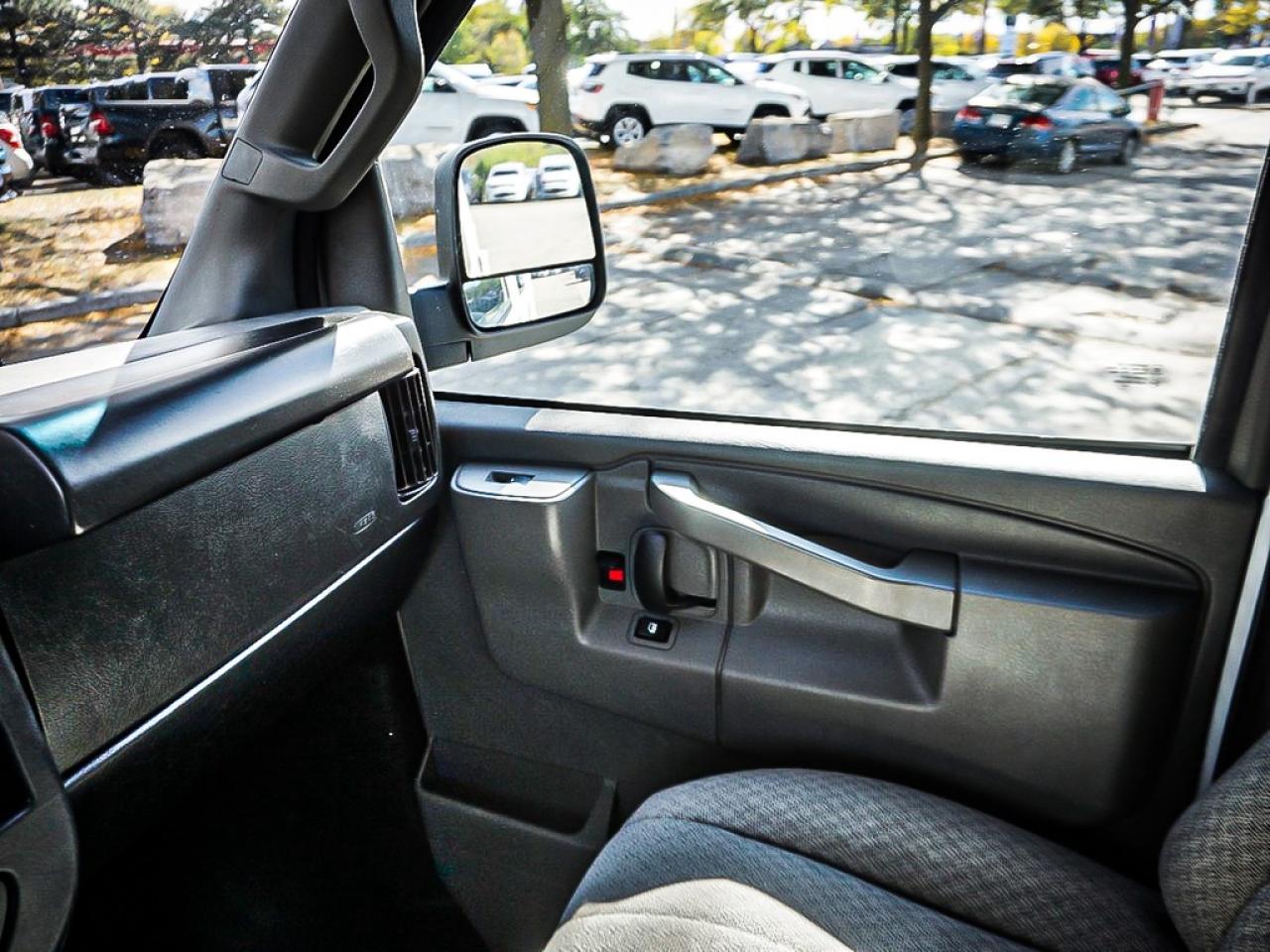 2023 Chevrolet Express  Photo