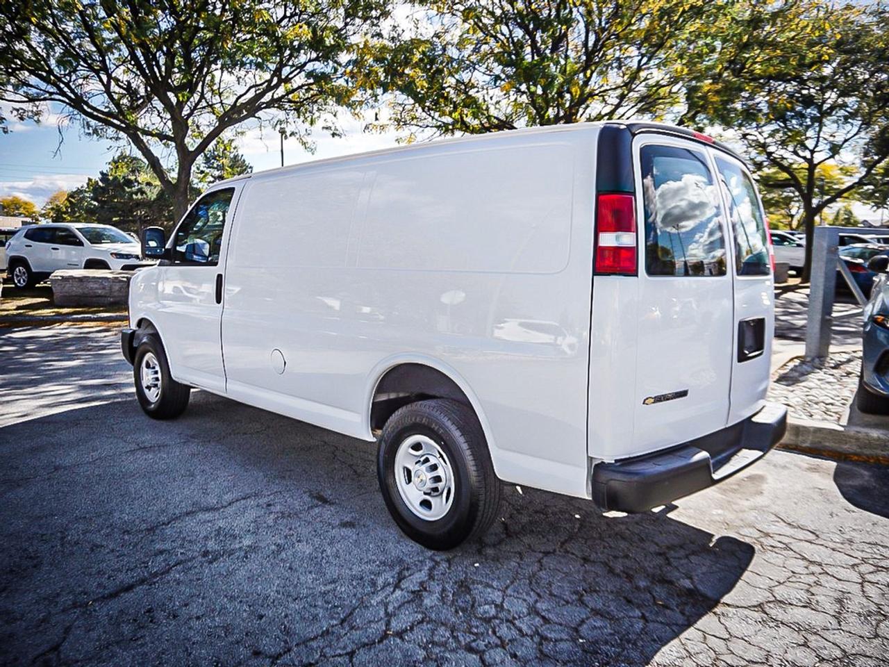 2023 Chevrolet Express  Photo