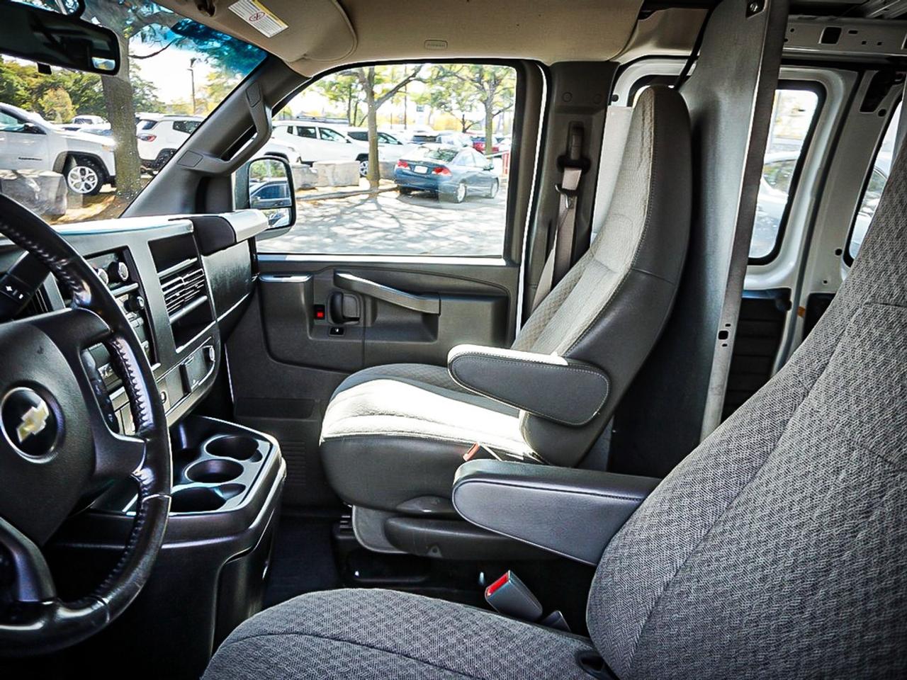 2023 Chevrolet Express  Photo