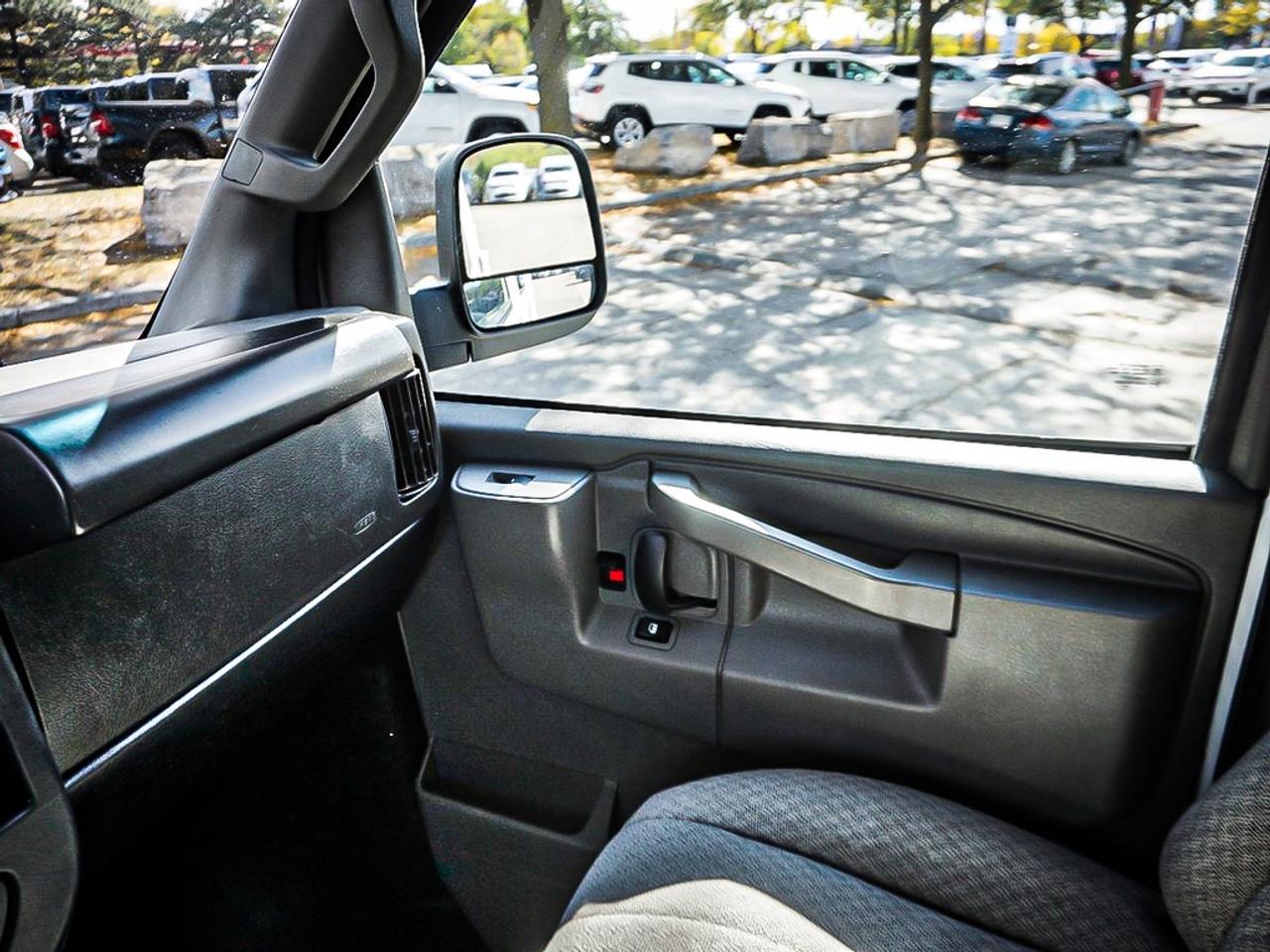 2023 Chevrolet Express  Photo