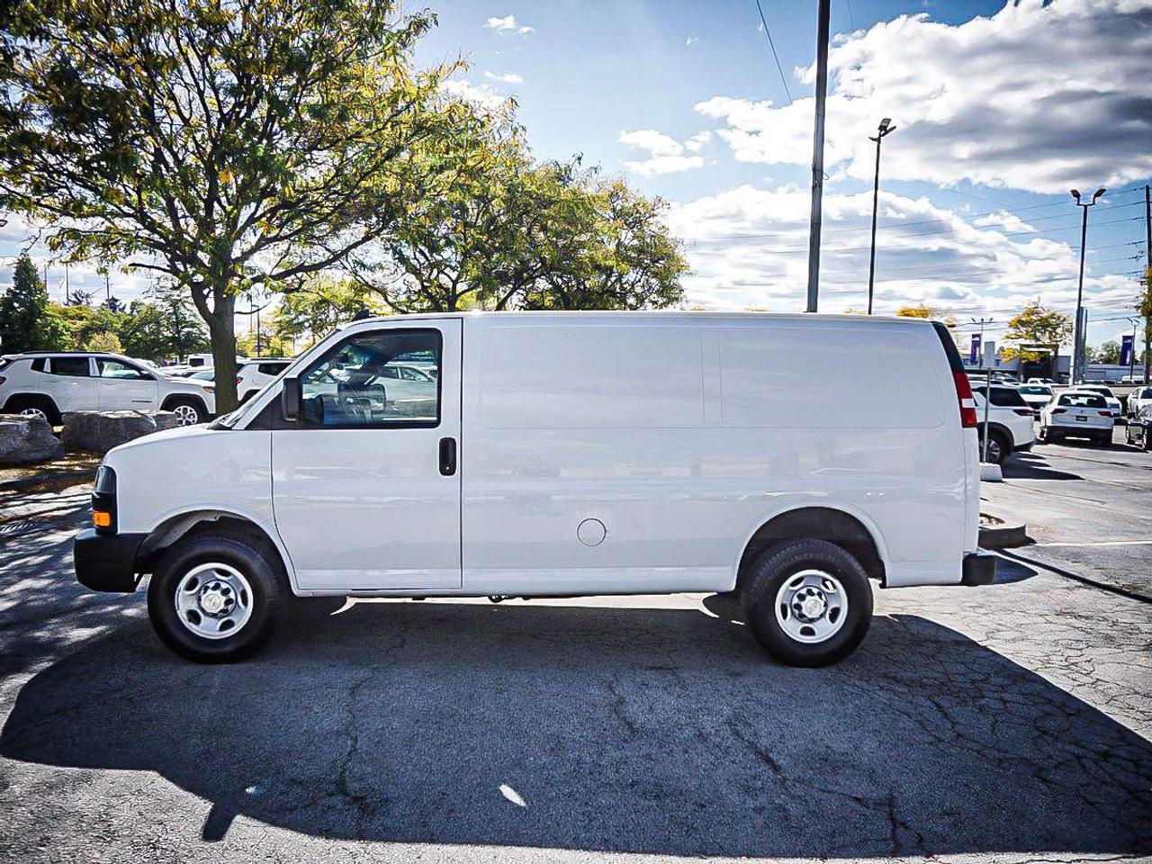 2023 Chevrolet Express 2500  Photo