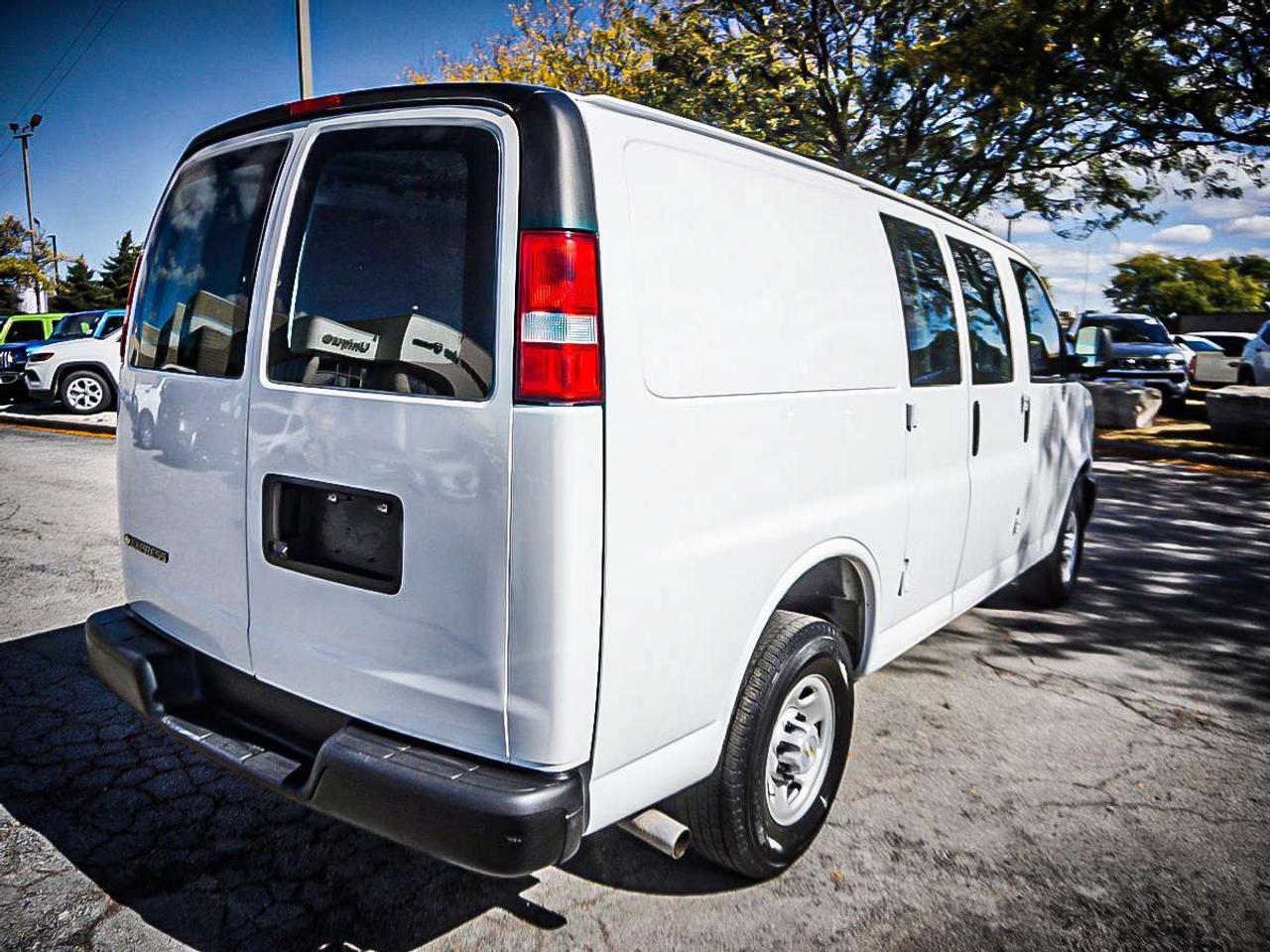 2023 Chevrolet Express 2500  Photo