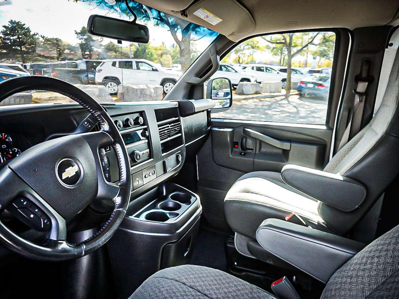2023 Chevrolet Express 2500  Photo