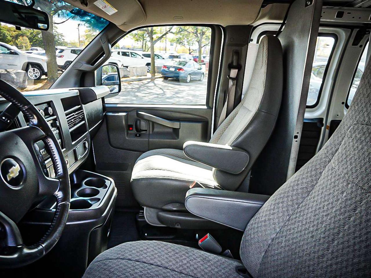 2023 Chevrolet Express 2500  Photo