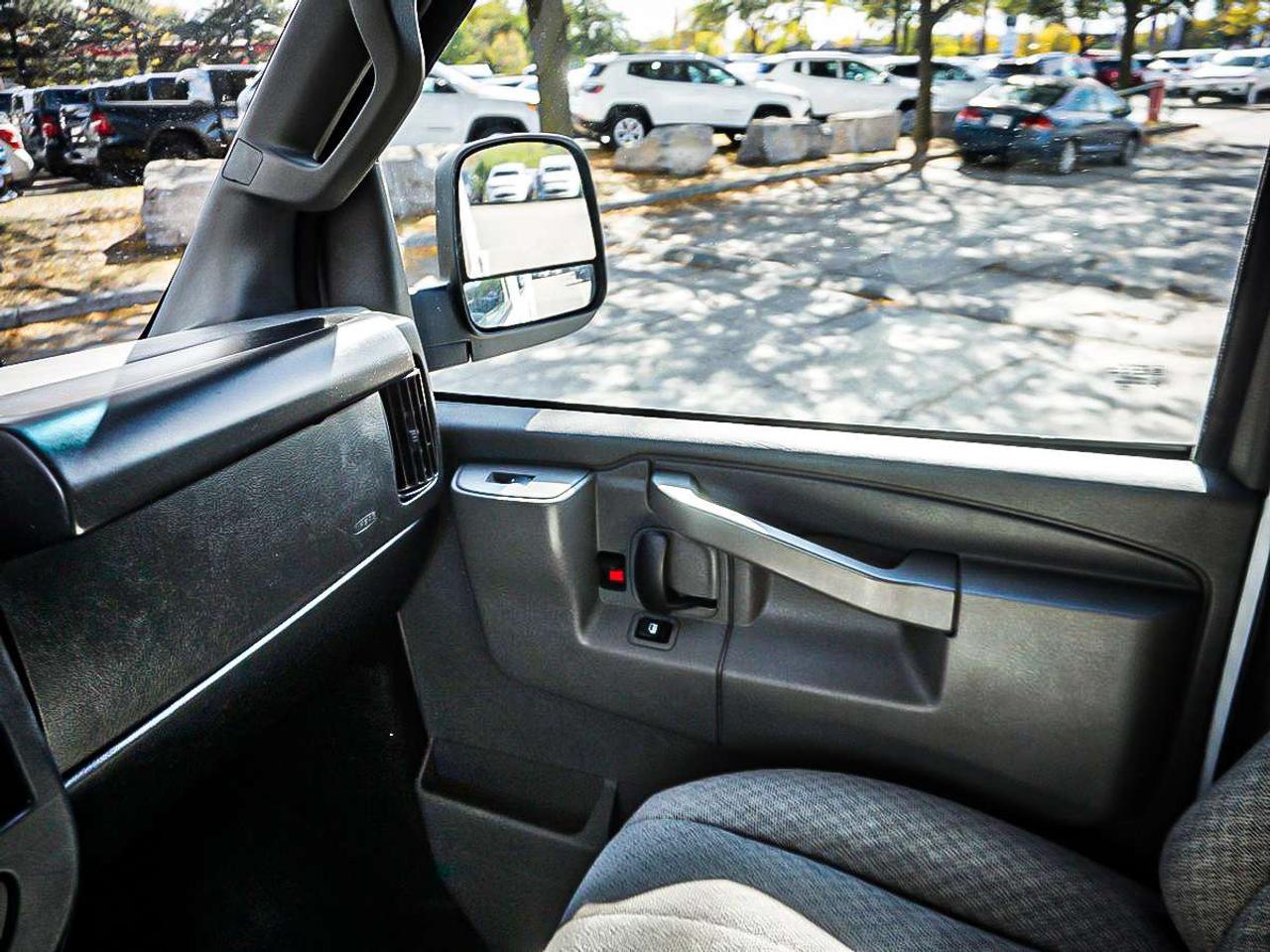 2023 Chevrolet Express 2500  Photo