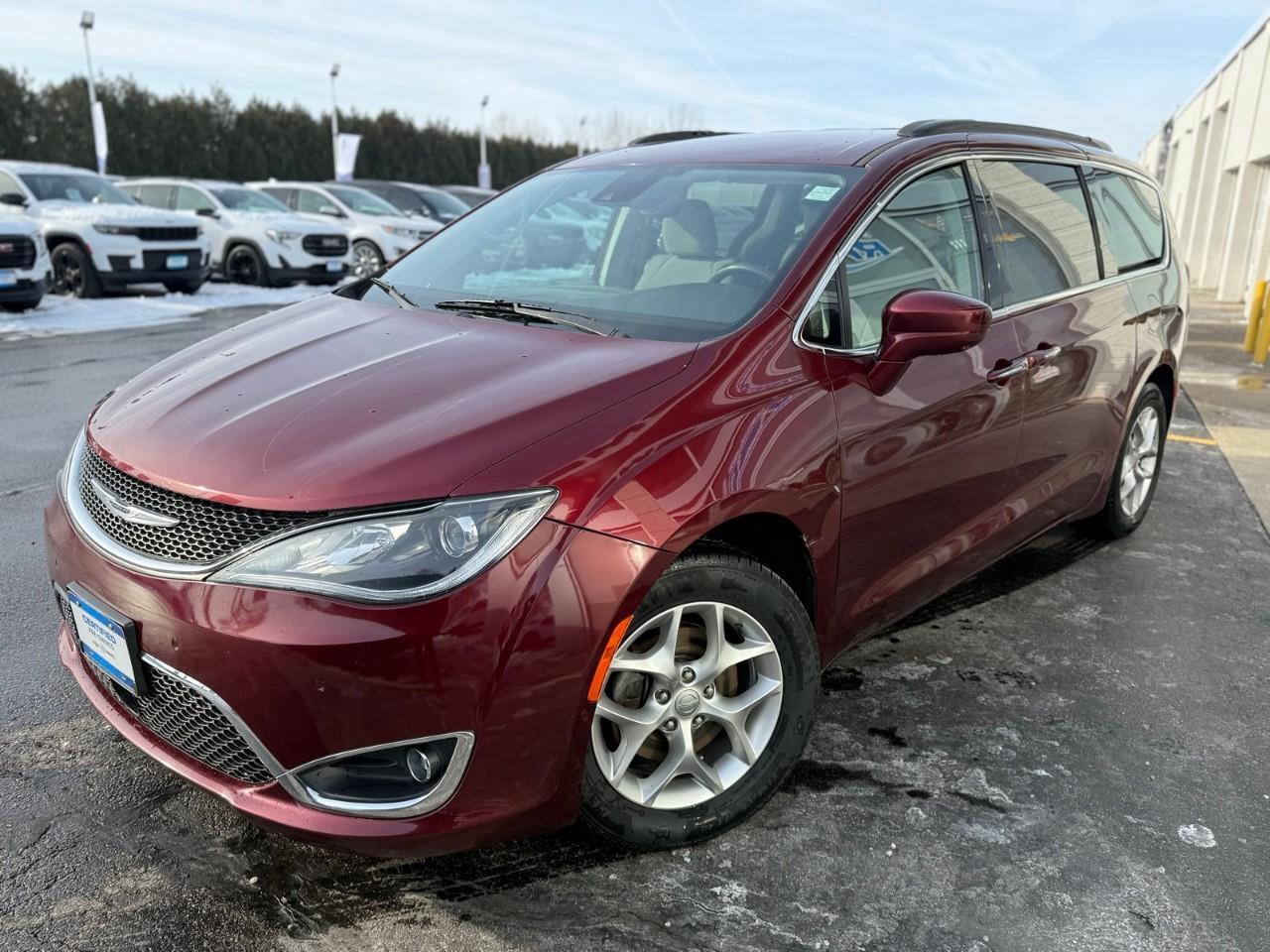 2019 Chrysler Pacifica Touring Plus Passenger Van Photo4