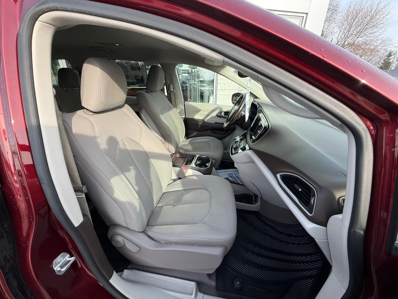 2019 Chrysler Pacifica Touring Plus Passenger Van Photo