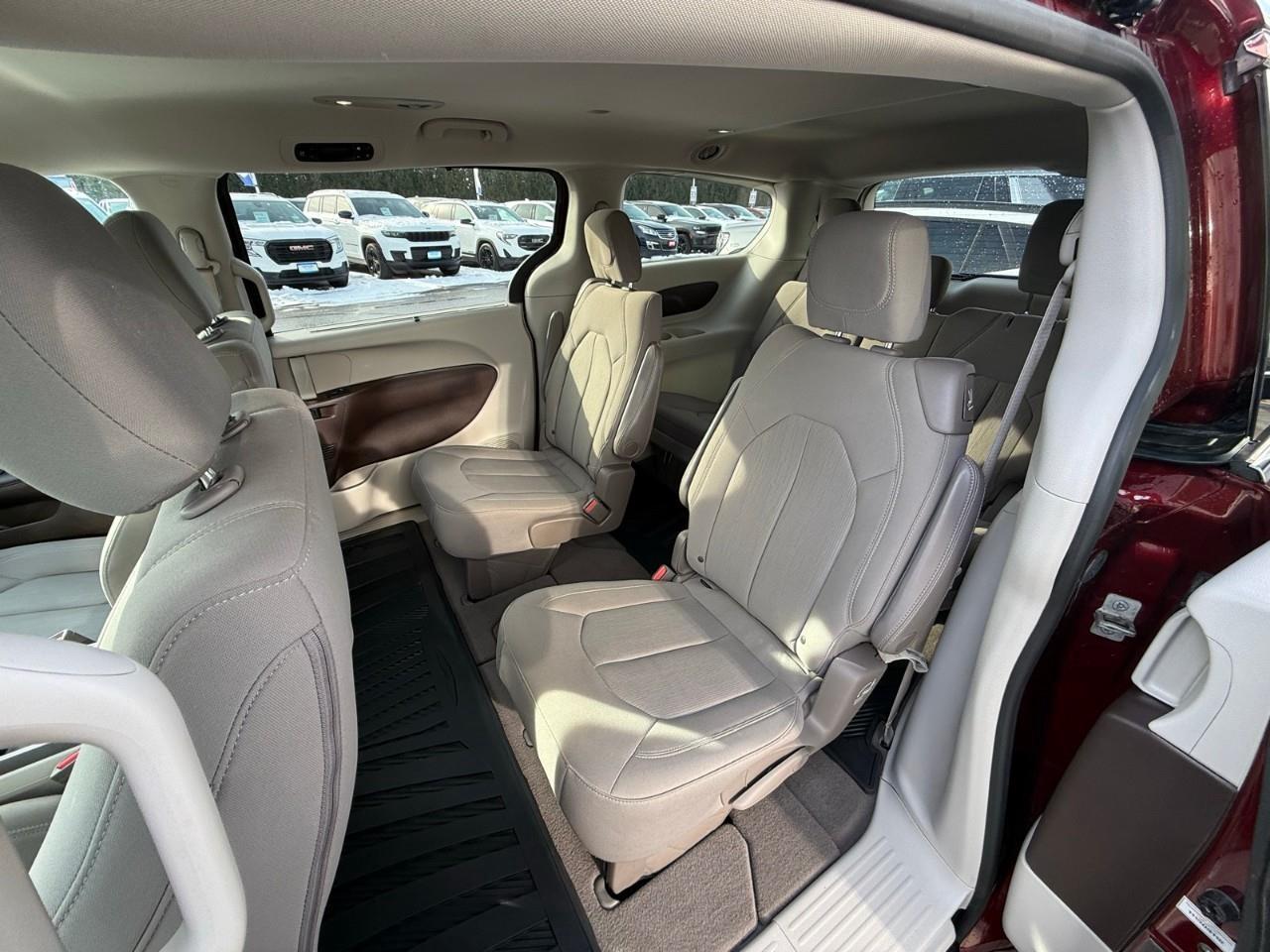 2019 Chrysler Pacifica Touring Plus Passenger Van Photo