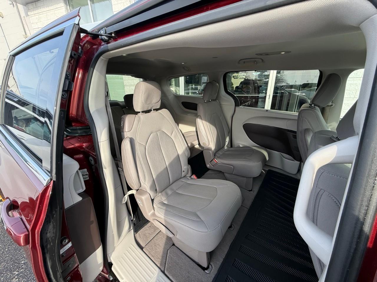 2019 Chrysler Pacifica Touring Plus Passenger Van Photo