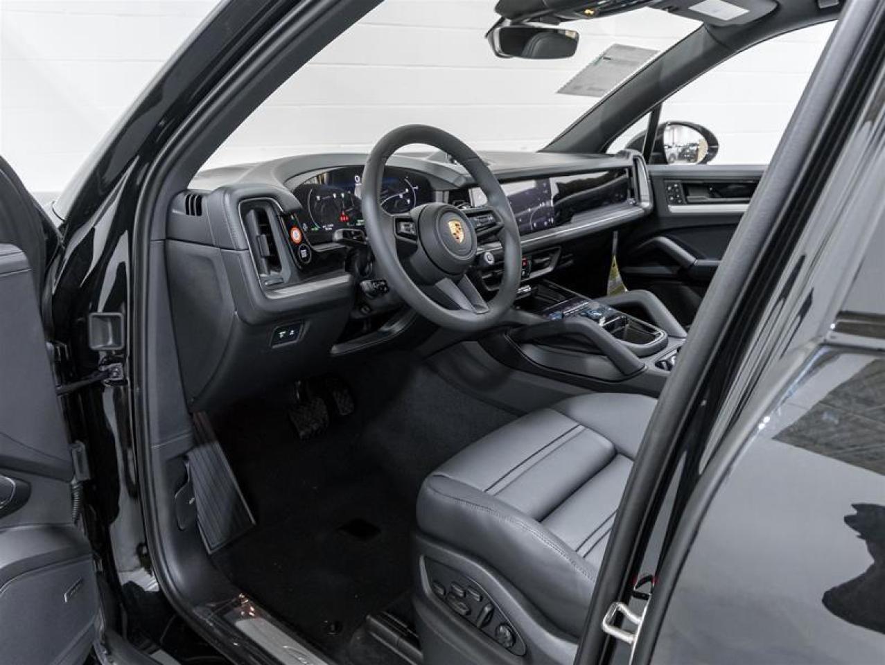 2025 Porsche Cayenne  Photo