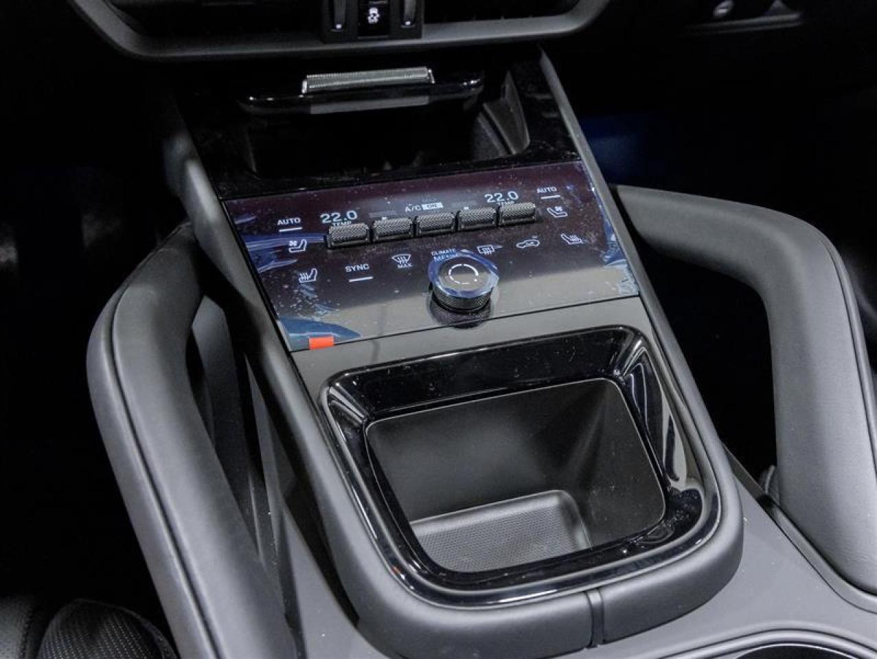 2025 Porsche Cayenne  Photo