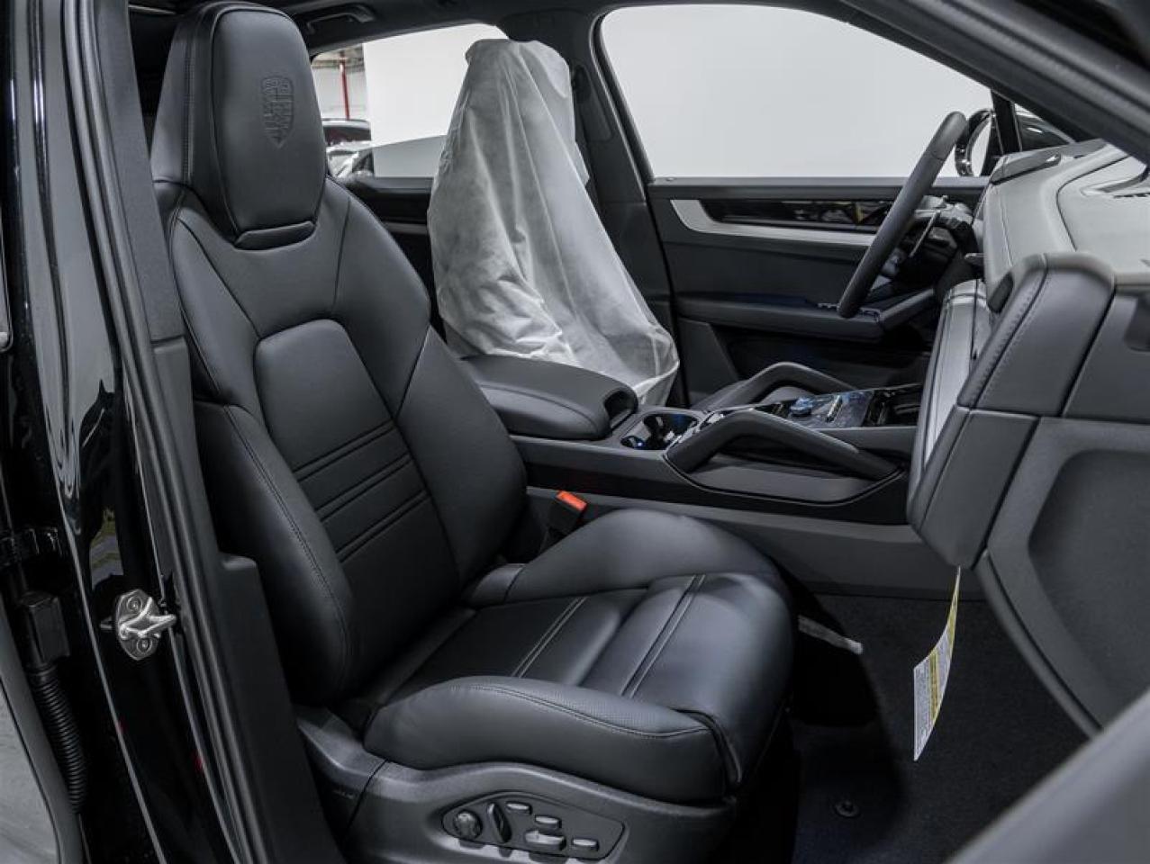 2025 Porsche Cayenne  Photo