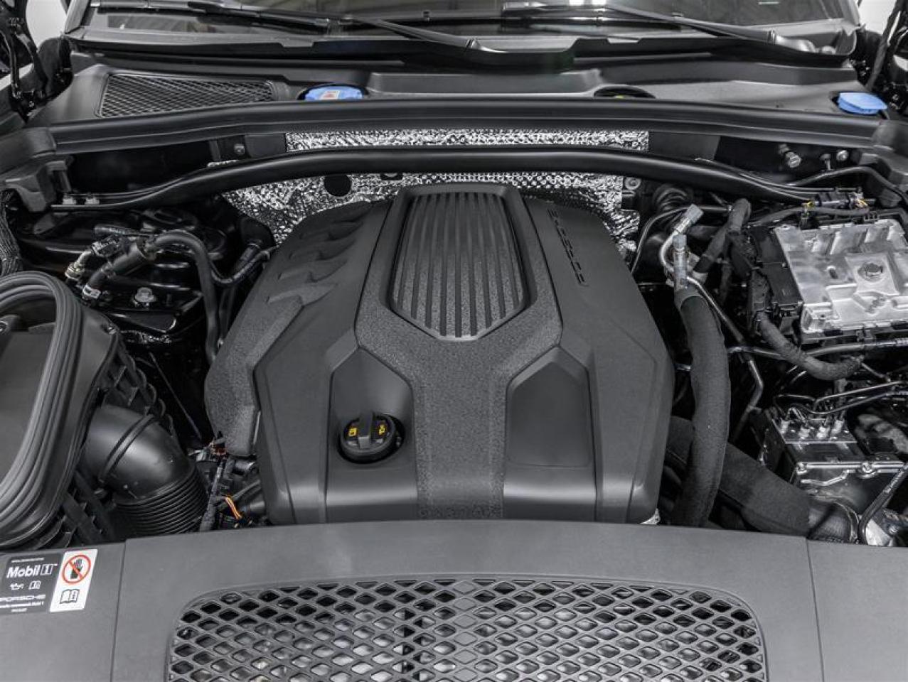 2025 Porsche Macan  Photo