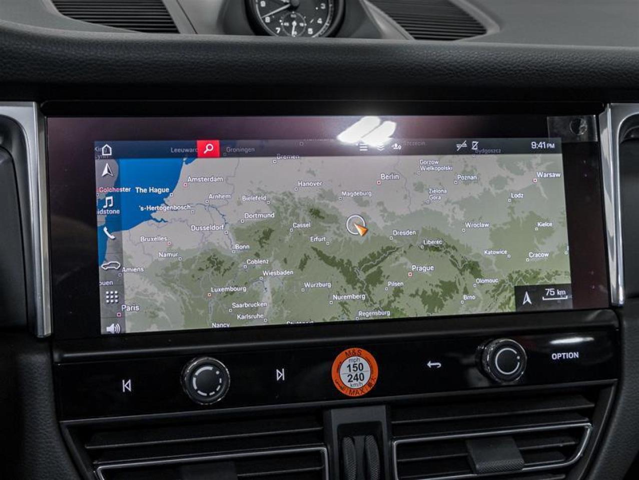 2025 Porsche Macan  Photo