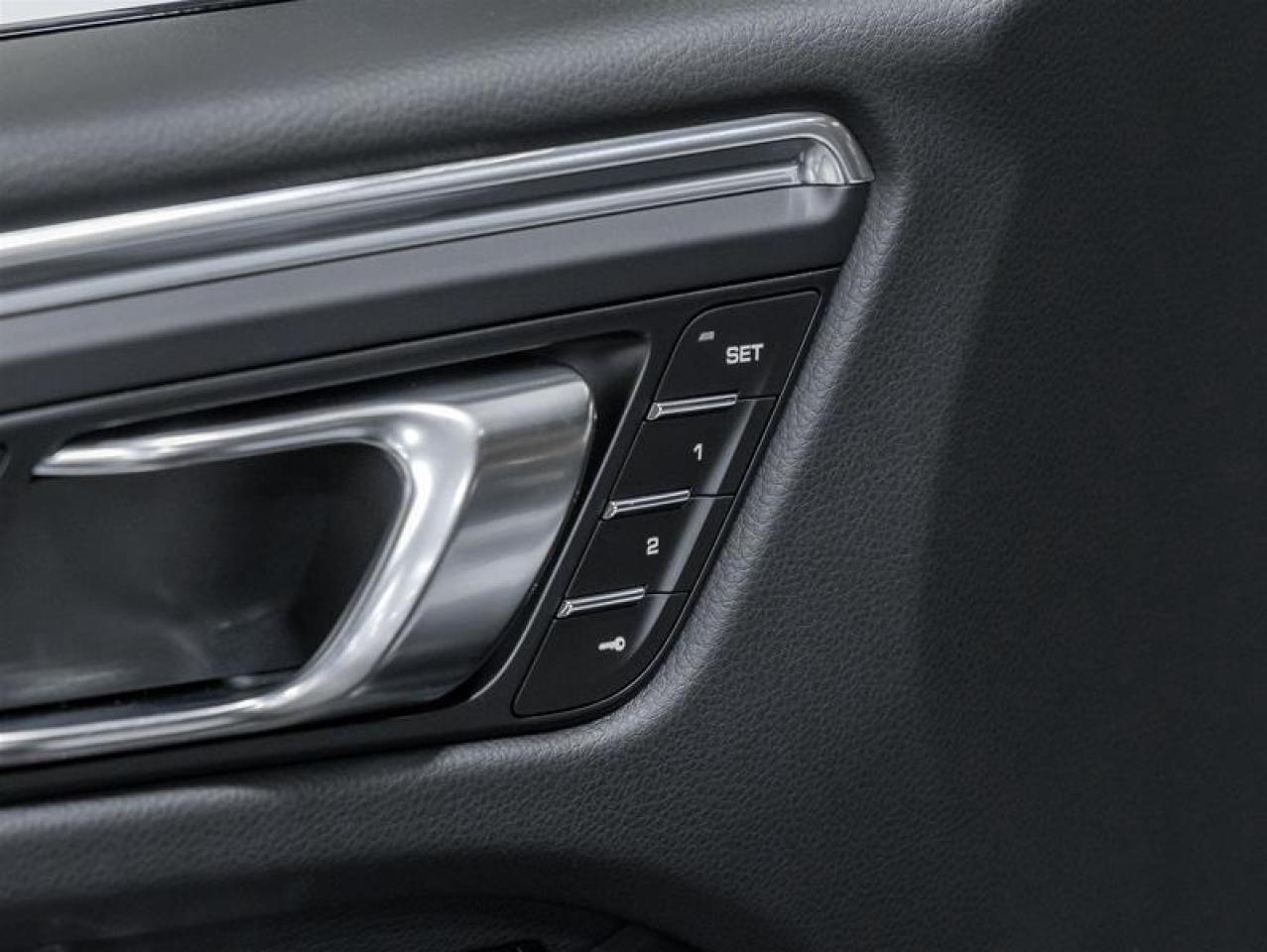 2025 Porsche Macan  Photo