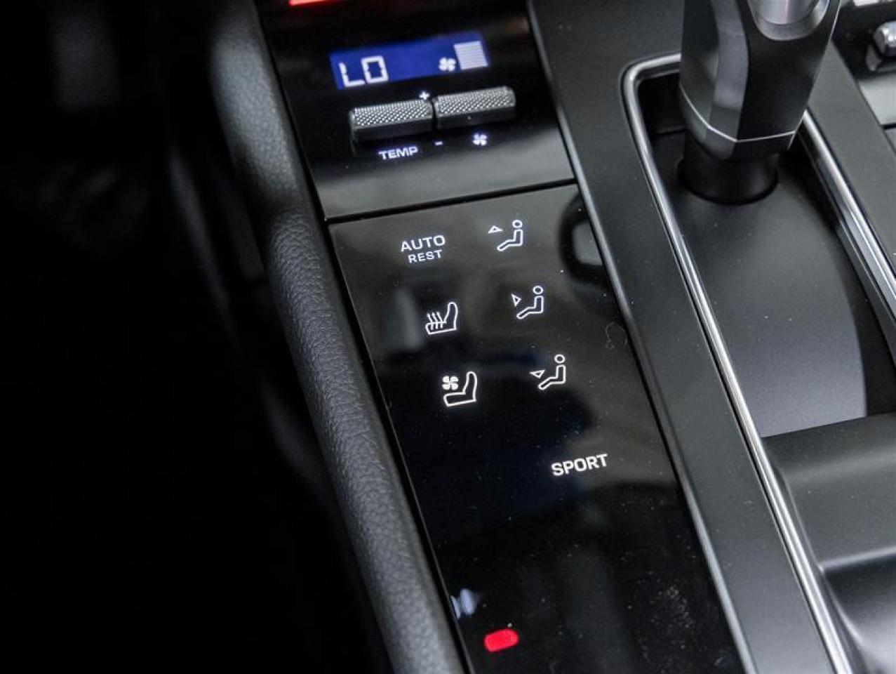 2025 Porsche Macan  Photo