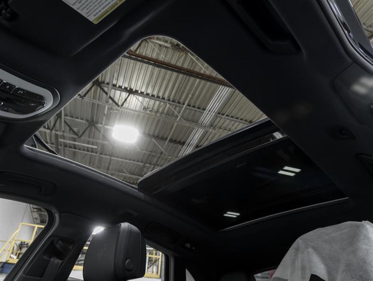 2025 Porsche Macan  Photo