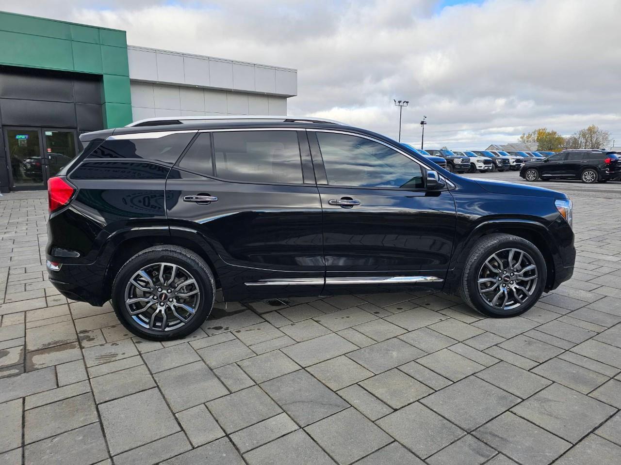 2024 GMC Terrain Denali 4dr All-Wheel Drive Photo3