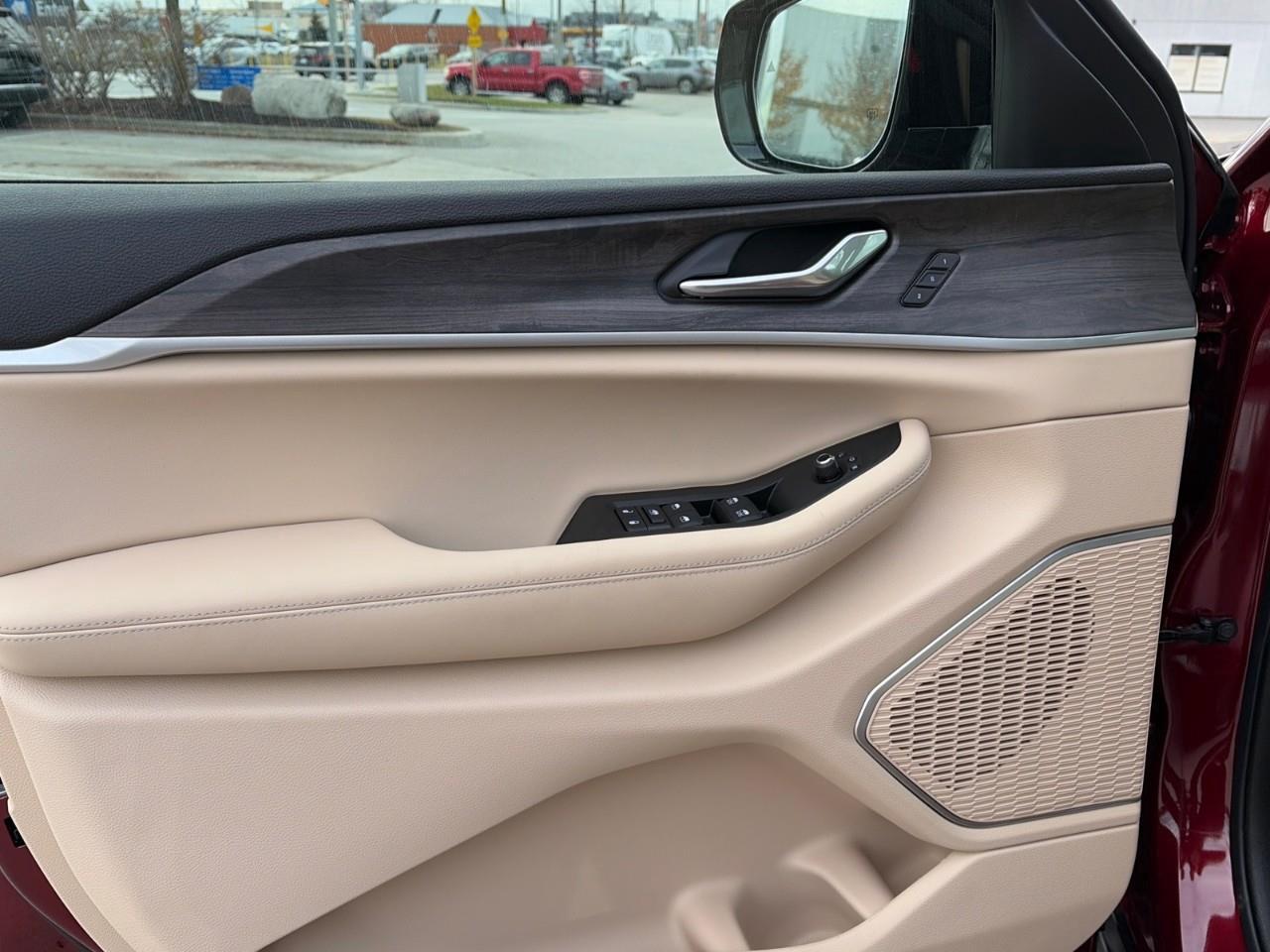 2025 Jeep Grand Cherokee Limited 4dr 4x4 Photo