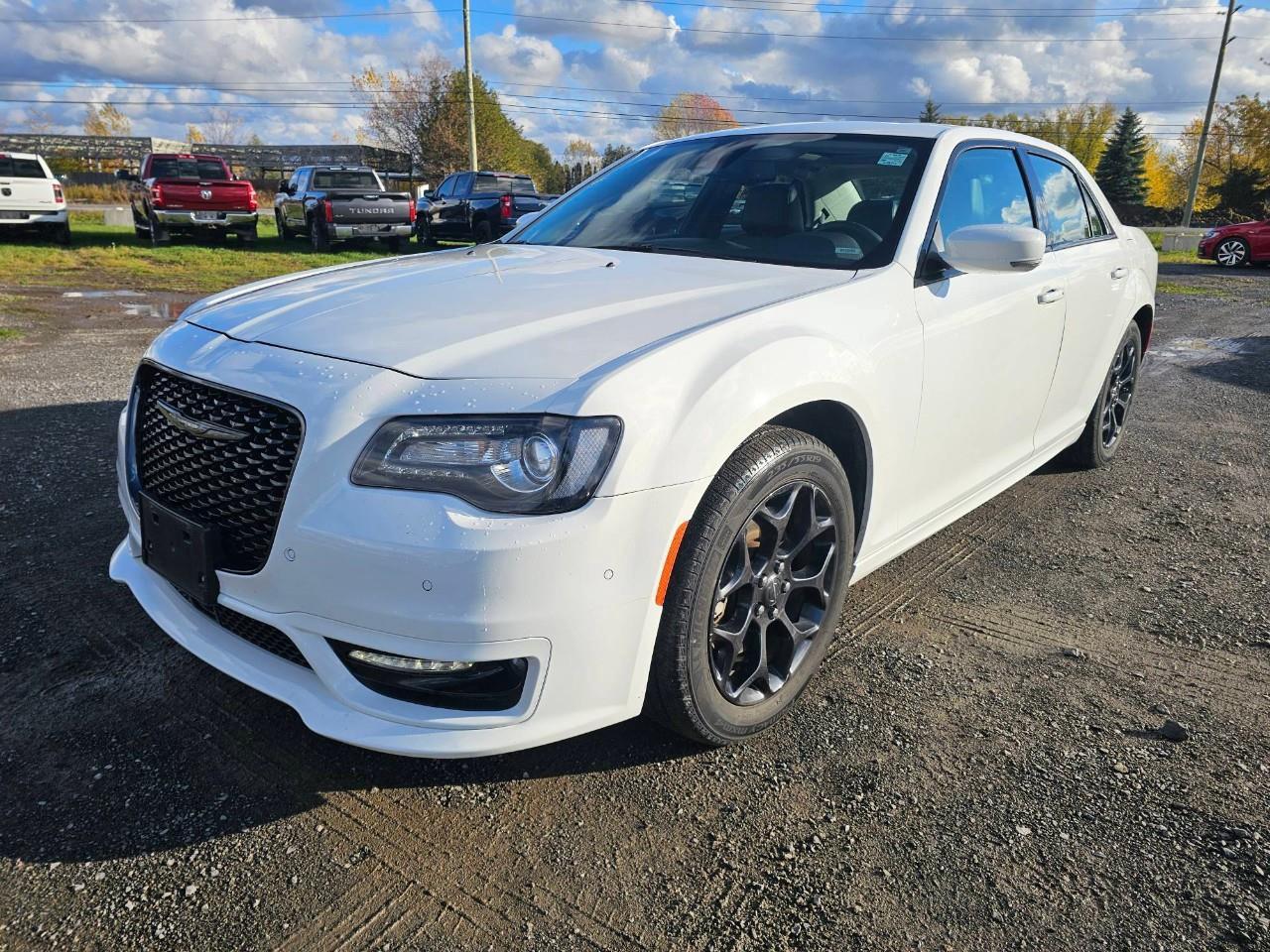 2023 Chrysler 300 Touring-L 4dr All-Wheel Drive Sedan Photo0