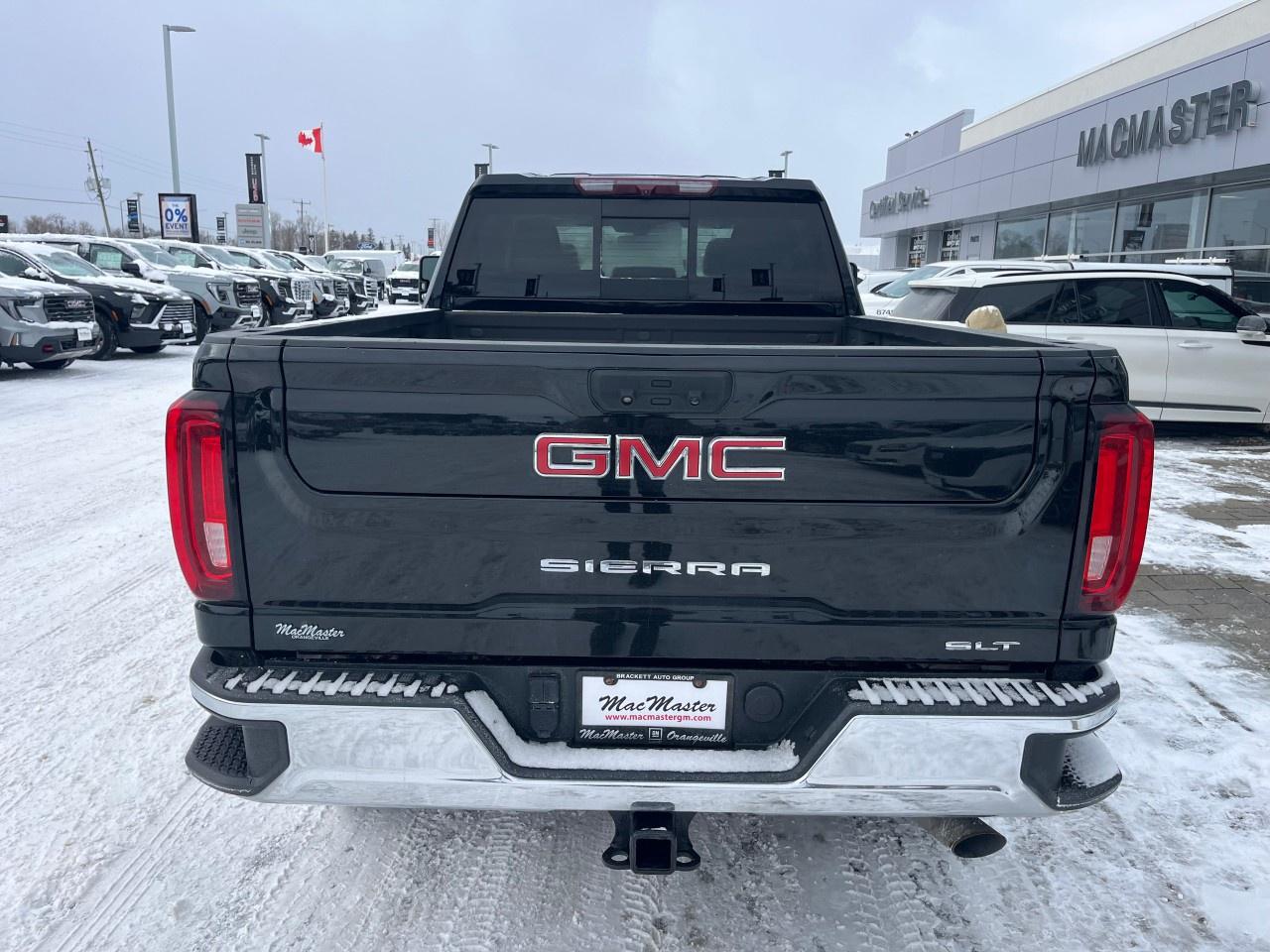 2022 GMC SIERRA 2500HD 4WD Crew Cab Standard Box SLT Photo