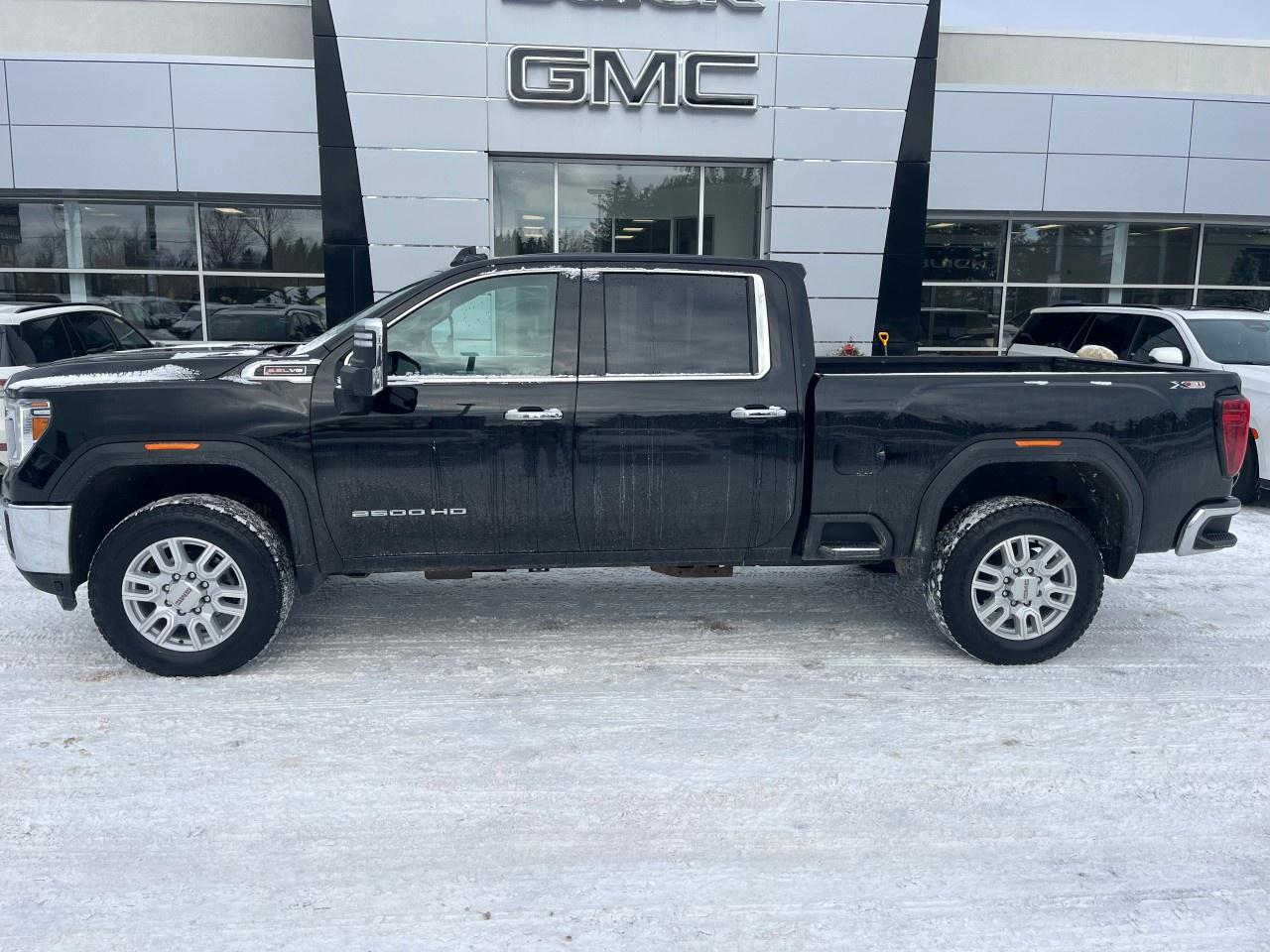 2022 GMC SIERRA 2500HD 4WD Crew Cab Standard Box SLT Photo