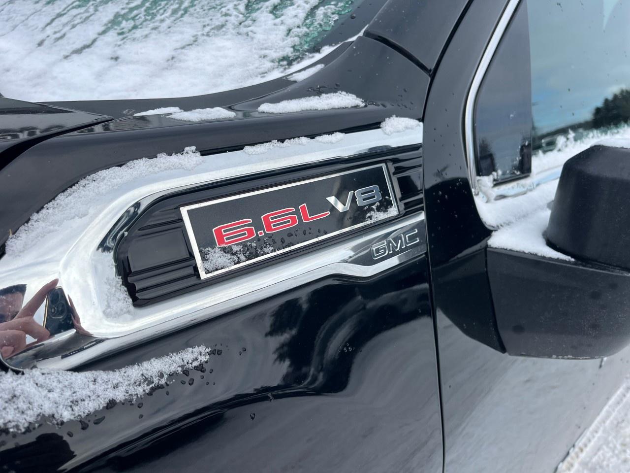 2022 GMC SIERRA 2500HD 4WD Crew Cab Standard Box SLT Photo