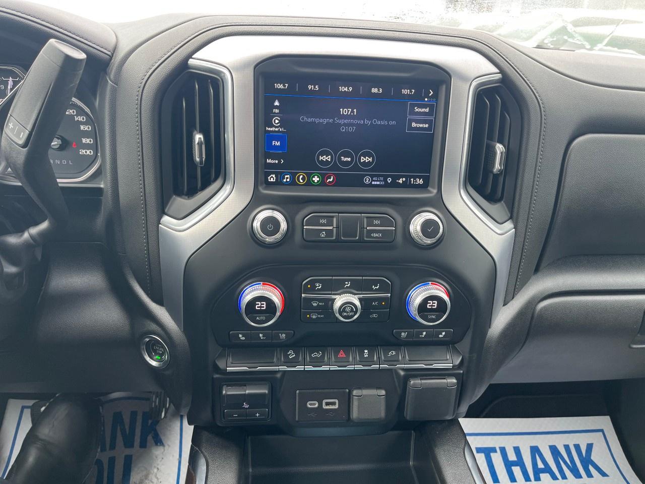 2022 GMC SIERRA 2500HD 4WD Crew Cab Standard Box SLT Photo