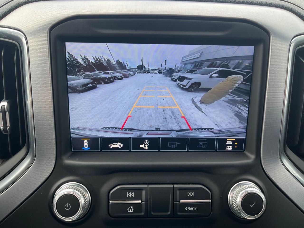 2022 GMC SIERRA 2500HD 4WD Crew Cab Standard Box SLT Photo