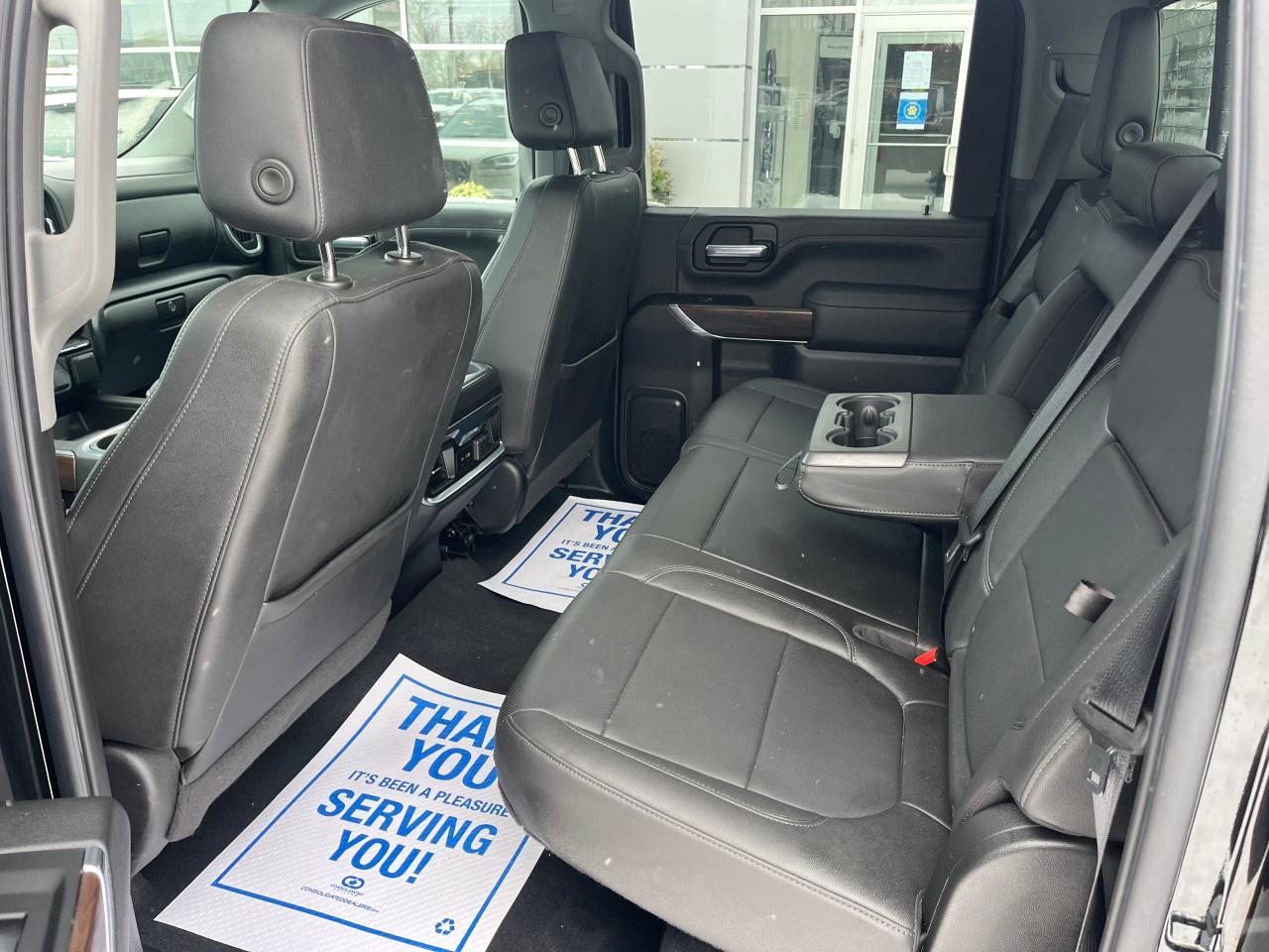 2022 GMC SIERRA 2500HD 4WD Crew Cab Standard Box SLT Photo