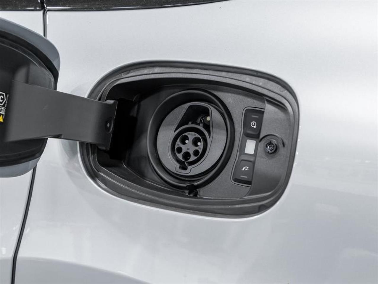 2025 Porsche Cayenne  Photo