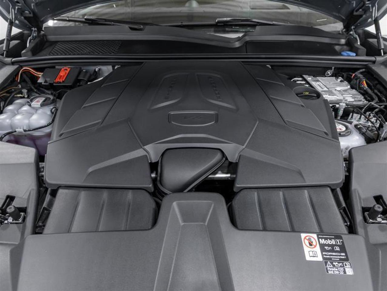 2025 Porsche Cayenne  Photo