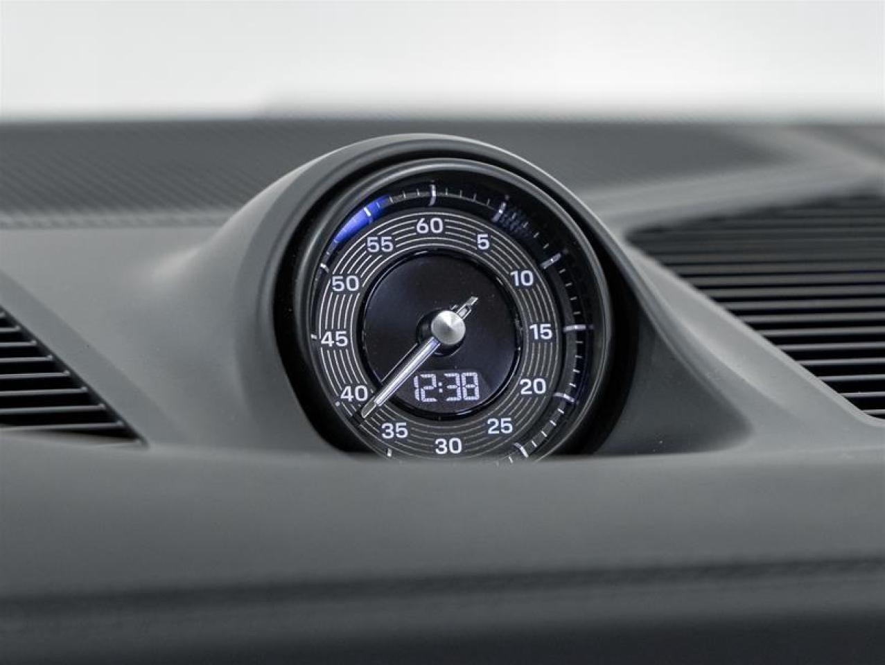 2025 Porsche Cayenne  Photo